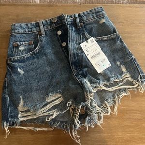 NWT Zara distressed jean shorts